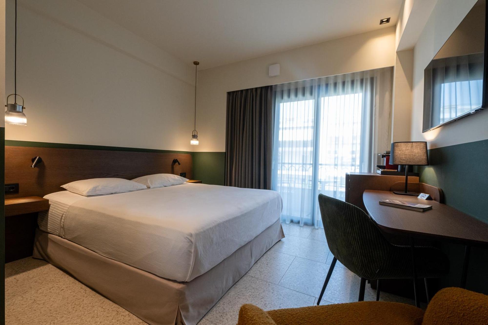 Evripidou 7 - Kalamata Mediterranean Suites Экстерьер фото