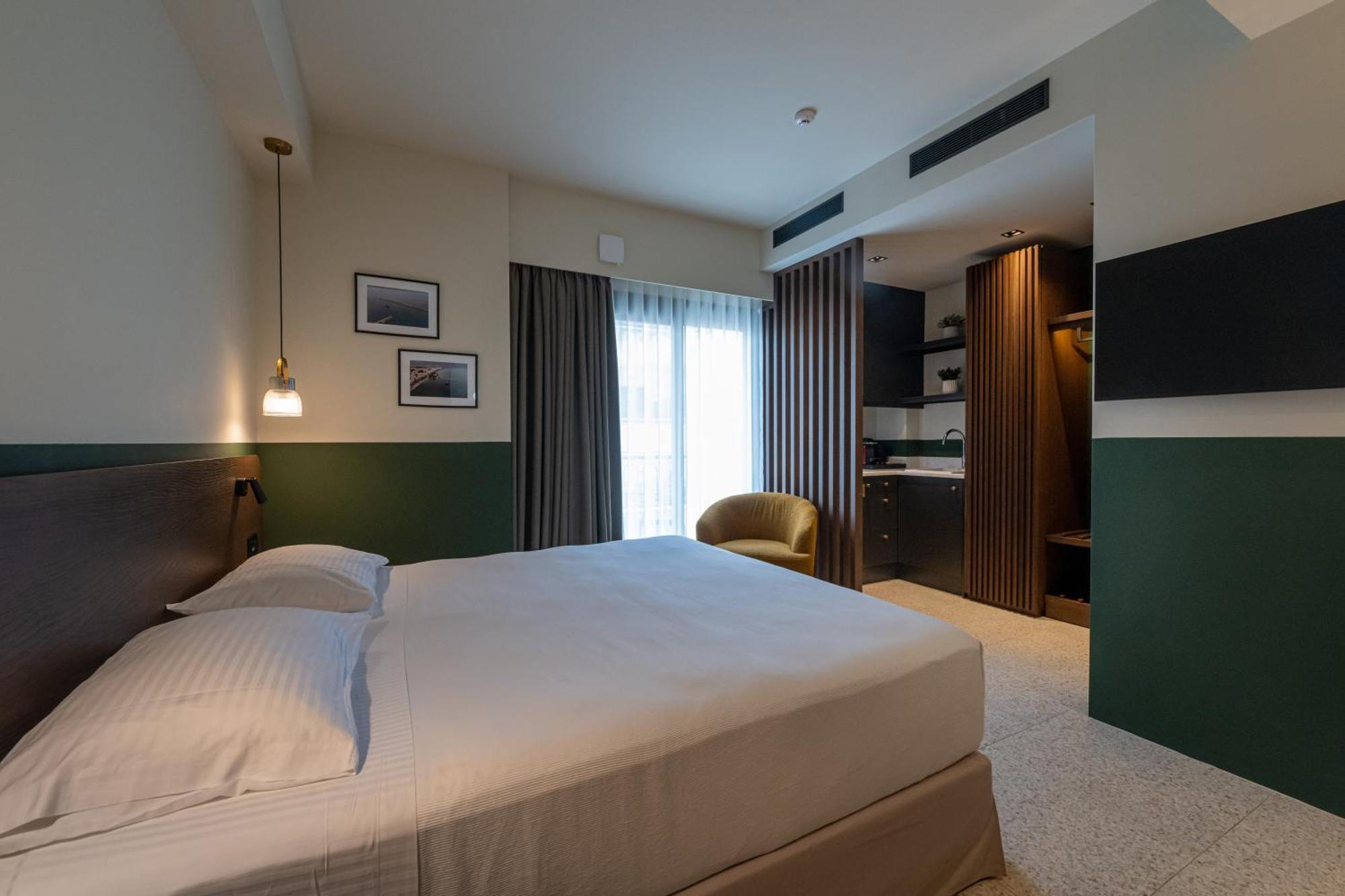 Evripidou 7 - Kalamata Mediterranean Suites Экстерьер фото