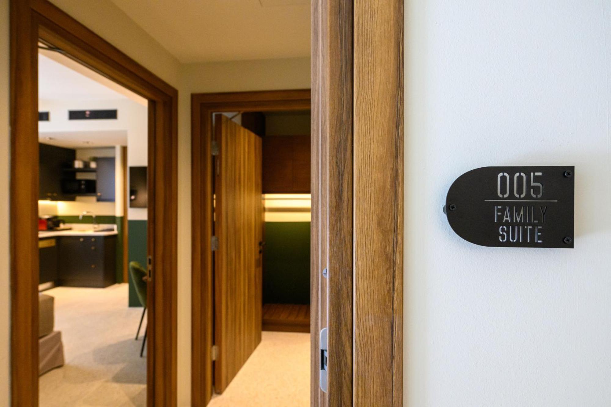 Evripidou 7 - Kalamata Mediterranean Suites Экстерьер фото