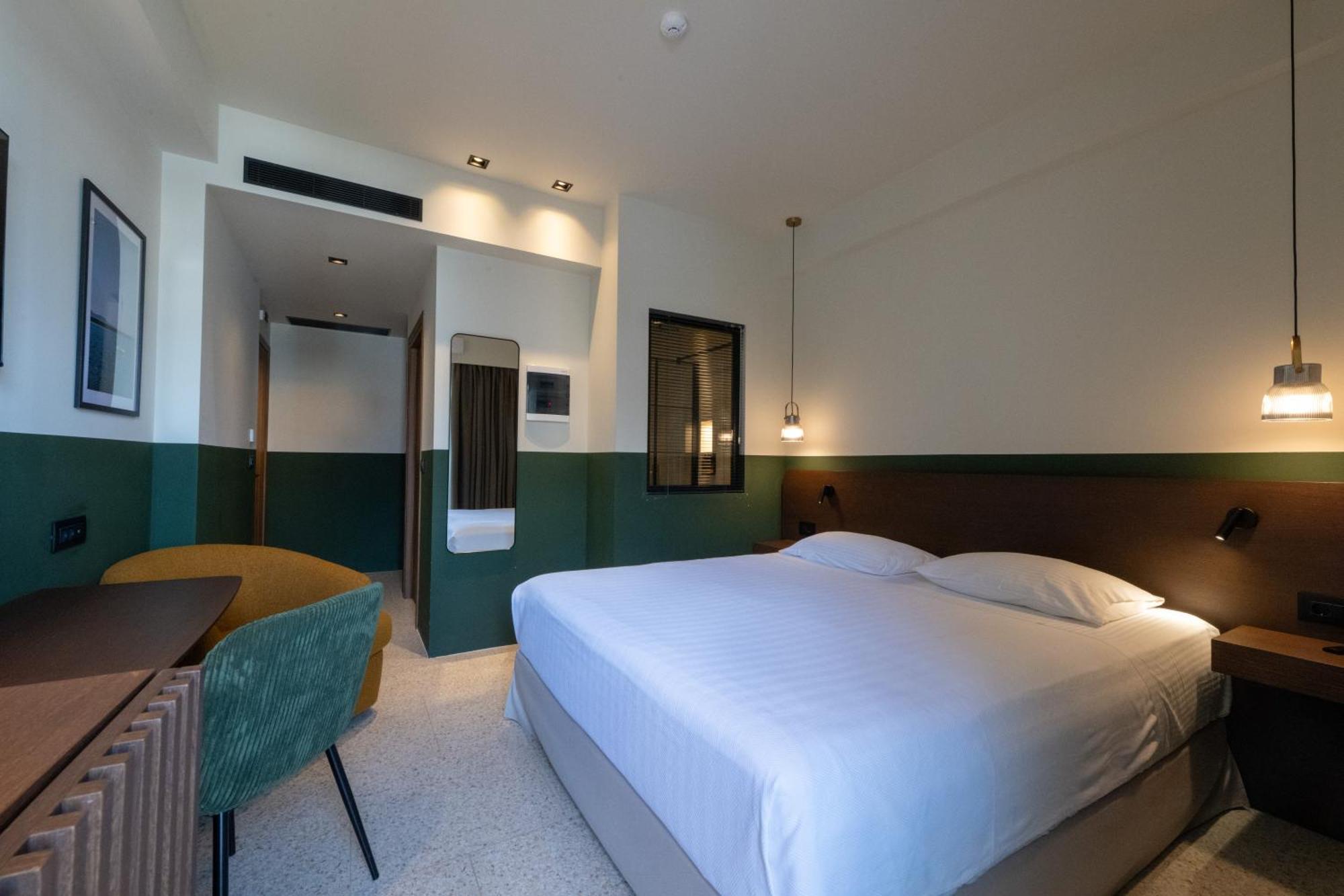 Evripidou 7 - Kalamata Mediterranean Suites Экстерьер фото