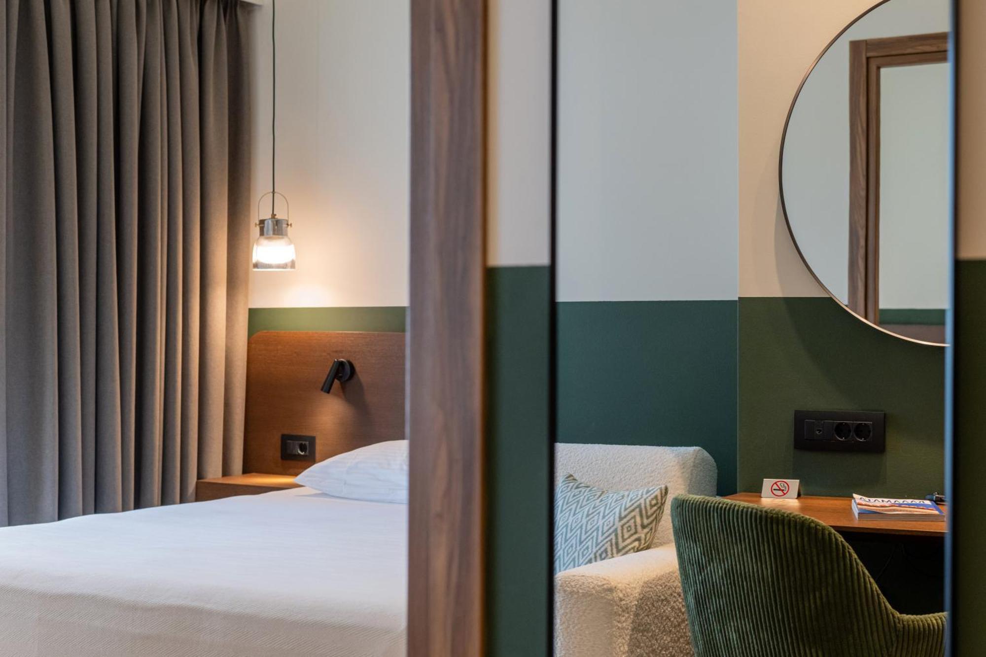 Evripidou 7 - Kalamata Mediterranean Suites Экстерьер фото