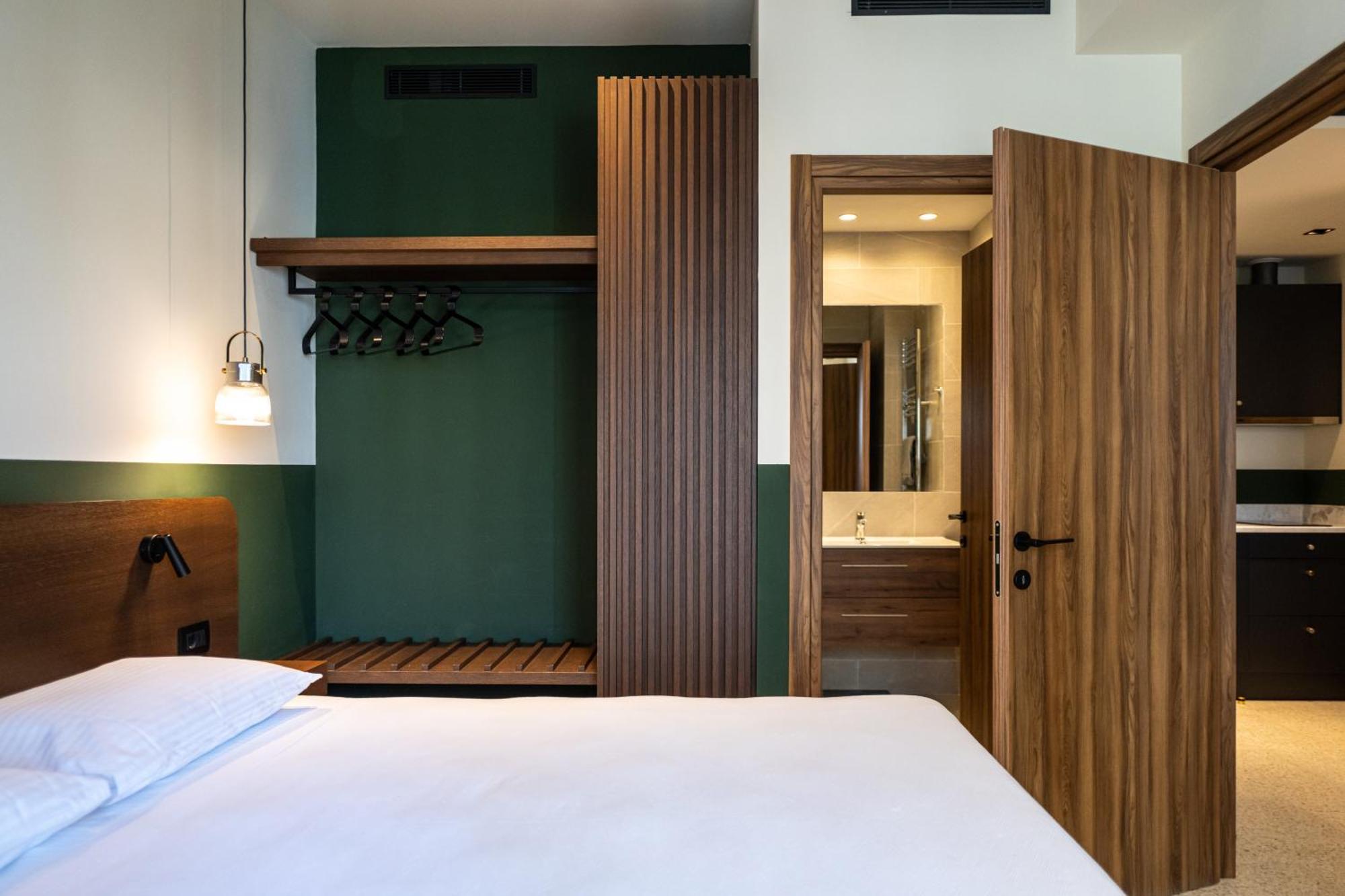 Evripidou 7 - Kalamata Mediterranean Suites Экстерьер фото